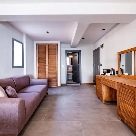 Isolina Hotel