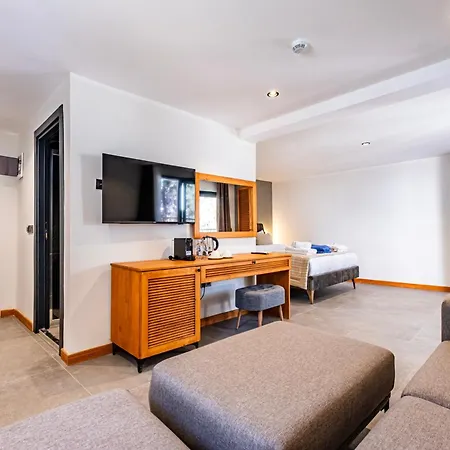 Isolina Hotel