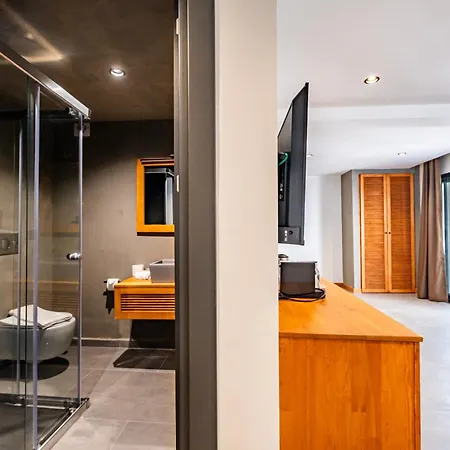 Isolina Hotel *