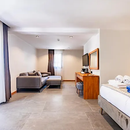Isolina Hotel *