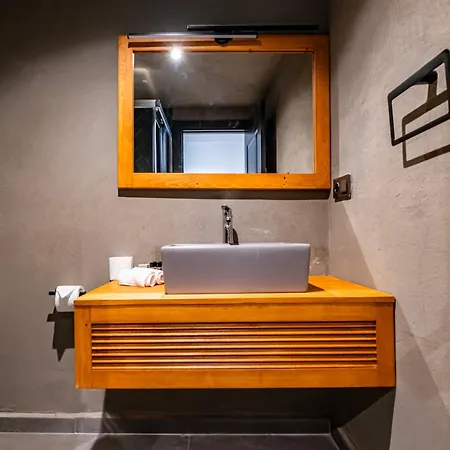 Isolina Hotel